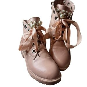 Shoe Dazzle pink vegan leather lace up ankle boots sz 7